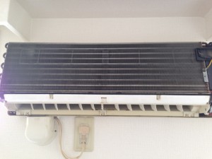 エアコンのハウスクリーニングを川崎市高津区新作にて【清掃事例25】