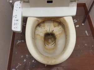 トイレのハウスクリーニングを横浜市神奈川区反町にて【清掃事例128】