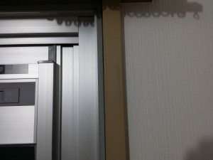 窓枠のハウスクリーニングを川崎市多摩区登戸にて【清掃事例302】