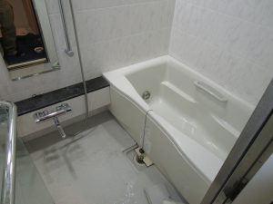 お風呂（浴室）のハウスクリーニングを川崎市高津区久末にて【清掃事例877】