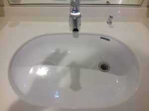 洗面所のハウスクリーニングを川崎市川崎区塩浜にて【清掃事例1131】